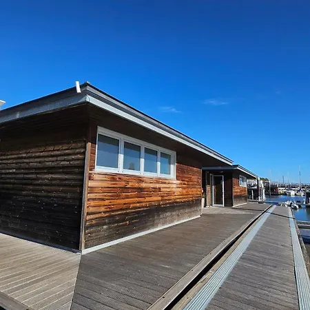 Barco Dalida Úszó hotel