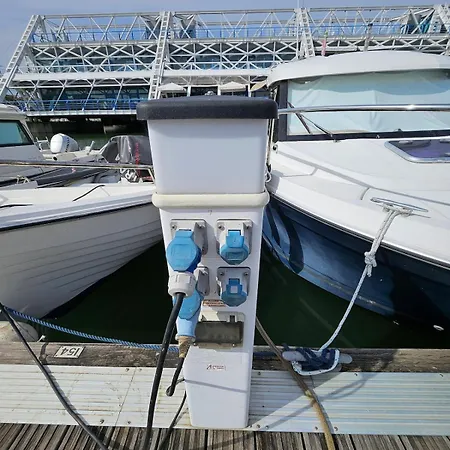 Úszó hotel Barco Dalida Lisboa