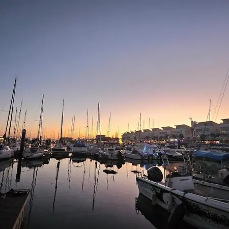 Úszó hotel Barco Dalida *