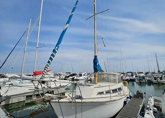 Πλωτό κατάλυμα Barco Dalida *